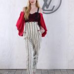 Sophie Turner Instagram - Nicolas, to have had the privilege of watching your work from the front row for 8 out of your 10 years at Louis Vuitton has been one of the biggest honors of my life. Not only to watch the innovation, the boldness, and the intricacy of your designs but to also be welcomed into a loving, fun fashion family that is led by you has given me more than you can imagine. Thank you for everything Nicolas. We love you 💜