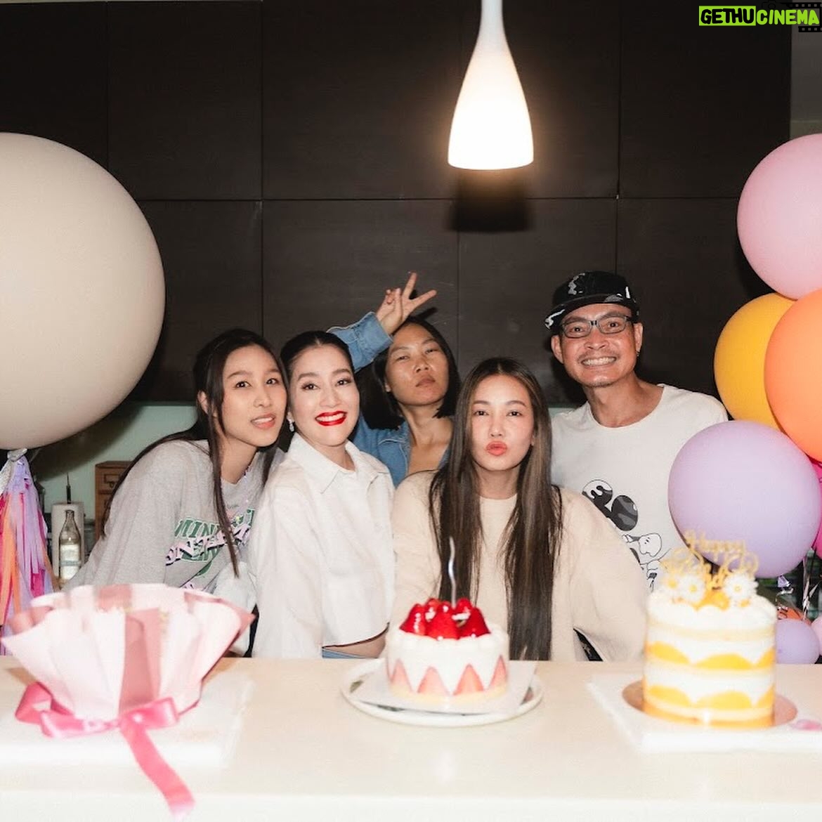 Sopitnapa Chumpanee Instagram - Filled with love ♥️ #mybirthday thank you everyone for your love and well wishes 💋 Love you all ♥️ 30 เมษายน 2567 ขอบคุณทุกคนสำหรับมิตรภาพ ความรัก คำอวยพรในทุกช่องทาง ขอให้ทุกคนมีความสุข มีพลังงานดีๆอยู่รอบตัว สุขภาพแข็งแรงแรงเช่นกัน ค่ะ ♥️😊👩🏻 อายุเท่าไหร่ลองคูณดูสิ #ความสุข