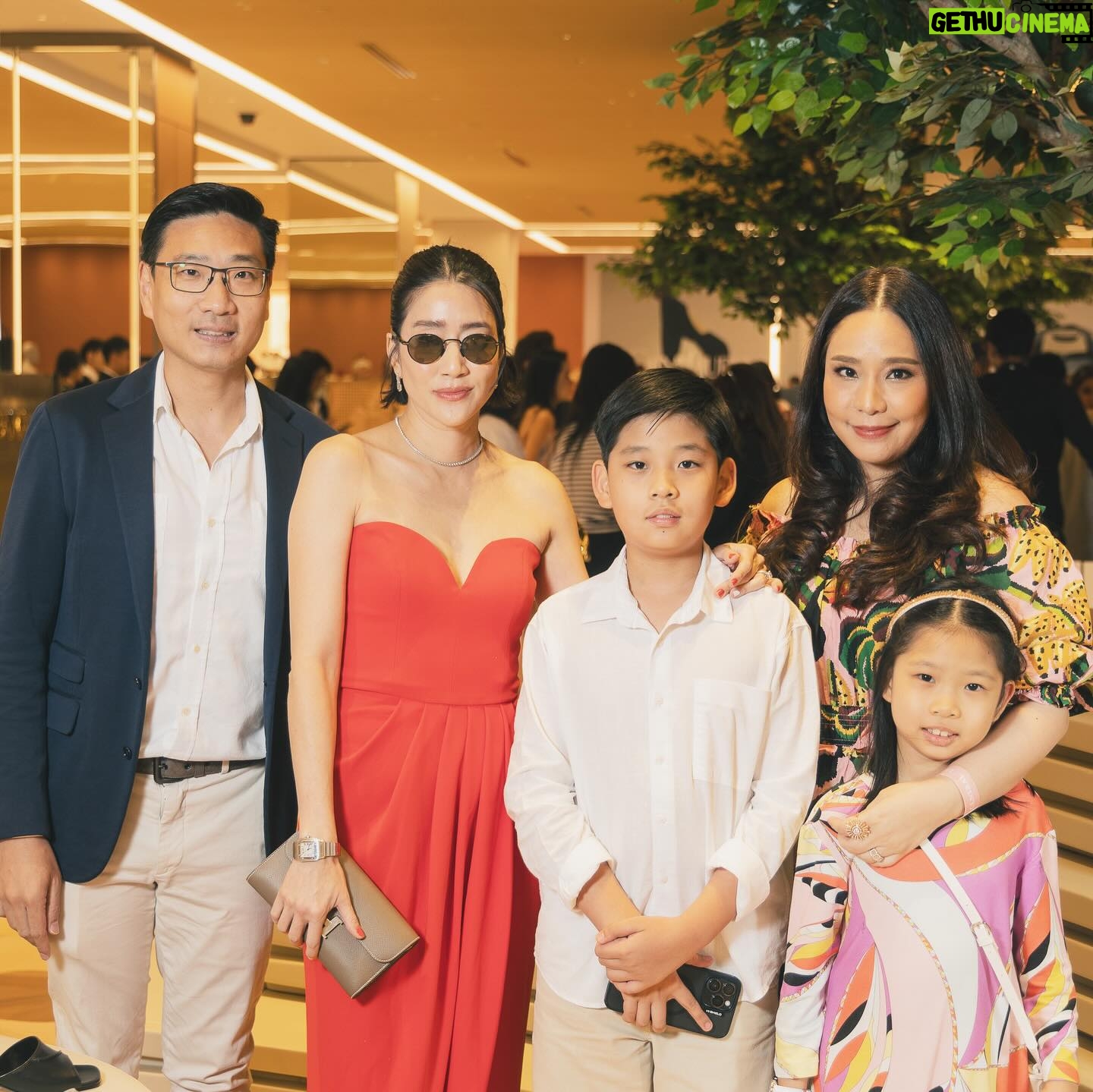 Sopitnapa Chumpanee Instagram - Congratulations 🎉 #Central ชิดลม ❤️ Luxe Night Out Central โฉมใหม่ ขอแสดงความยินดีกับน้อง Oad ด้วยจ๊ะ @oad_otto ❤️ #centralchidlomluxenightout #ThestoreofBangkok #CentralChidlom #CitizenofChidlom