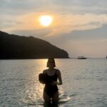 Sopitnapa Chumpanee Instagram - TESORO 💋❤️🛥️ Chase the Sunset with those who cherish your presence, for in their company, every moment becomes a treasure 👩🏻 #khunsopidlovessunset May 3, 2024 #pattaya #beach #thailand #saxdor Photo by Biathai ❤️‍🔥