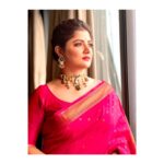 Srabanti Chatterjee Instagram - My childhood memories of my mother wearing a traditional saree during Diwali celebrations have inspired my work as a designer. The incorporation of silk traditional sarees and vintage jewelry in a contemporary format reflects a beautiful blend of heritage and modernity. Kolkata's unique style statement adds an extra layer of regional charm to this classic attire. Styled my all time favourite Srabanti @srabanti.smile in @rangoliindia and @illuminate_shine_everyday makeup done by @manna.subir hairby @santoshi.saha.1