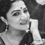 Srabanti Chatterjee Instagram - প্রেমে পড়েই গেলাম♥️ I love you @srabanti.smile ♥️