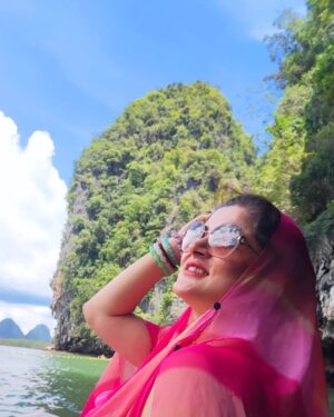 Srabanti Chatterjee Instagram - Holidays are to make memories ✨️❤️

#vacation #traveldiaries #happyme