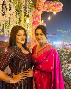 Srabanti Chatterjee Instagram - You & me together…… tarara….raaaaaaa🥰 PC none other than…. Director @subhrajitmitra