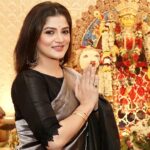 Srabanti Chatterjee Instagram - Jagadhatri Puja Special❤️ Follow @tolly_diva_srabanti @srabanti.smile . . #srabantismile #srabanti #srabantichatterjee #divã #divasrabanti #jagadhatripuja #positivevibes #blacksaree #goodvibes #bollywoodstyle #brightside #pujavibes #love