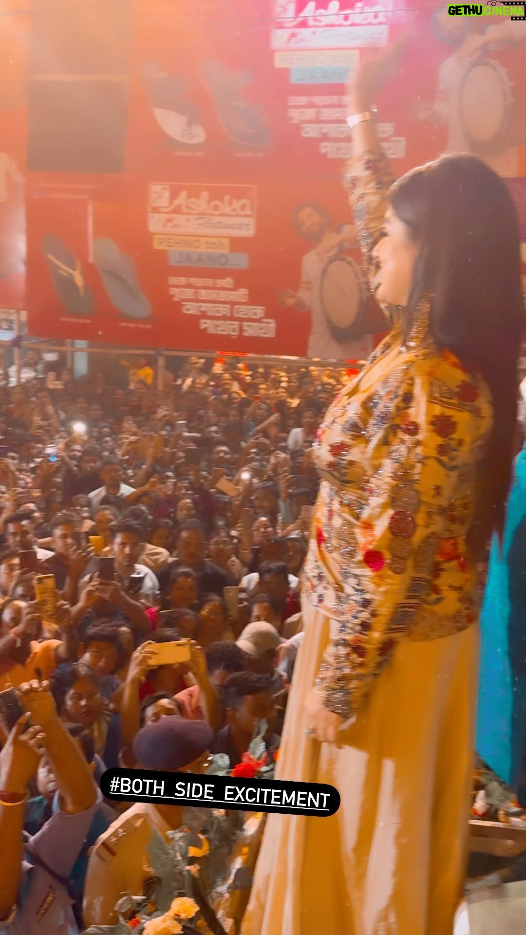 Srabanti Chatterjee Instagram - #kalipuja #naihati #diwali #fanlove