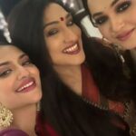 Srabanti Chatterjee Instagram - বিজয়া সম্মেলন ♥️ swipe left 👉 Follow @tollyplanetbangla for more ♥️ . . #tollyplanetbangla #bollywood #delhi #mumbai #hyderabad #kolkata #india #malayalammovie #tamilmovie #tollywood #calcutta #westbengal #bollywoodmodel #mollywood #bengali #punjabifilm #hindimovie #bengalimodel #kannadamovies #bhojpuri #marathifilm #southindianfilms #tmc #kollywoodcinema #tamilactress #bengaliactress #mamatabanerjee