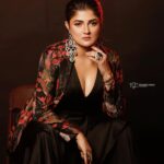 Srabanti Chatterjee Instagram - The entrancing @srabanti.smile Styled by @sandip_jaiswal Makeup and Hair done by @meghna_make_up_artist Wardrobe @rangoliindia Jewllry @illuminate_shine_everyday @adiitiboseofficial27 ❤️ @surjaphotography Camera Canon R5 Lens Canon 70-200. 2.8 #VibeWithCanon #CANwithCanon #CapturedOnCanon #DoGreatWithCanon #EOSInfluencer #canonindia_official #TathagataGhoshPhotography