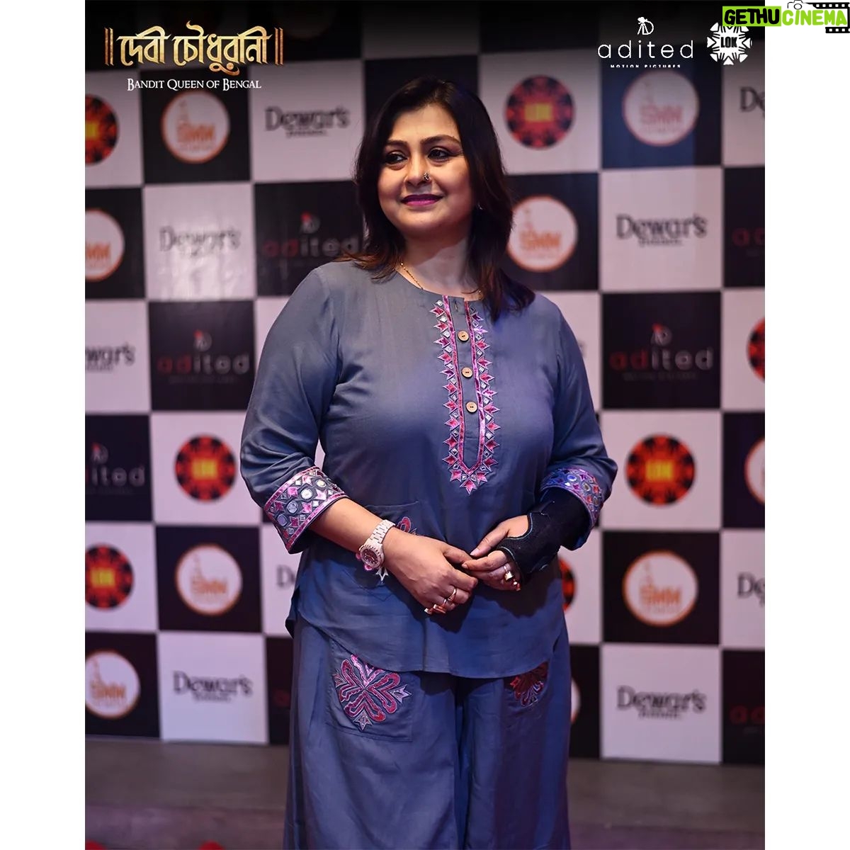 Srabanti Chatterjee Instagram - The wrap party of "Devi Chowdhurani" at Five Mad Men was a night to remember. See you in cinemas. . . . . #JaiBhairavi #DeviChowdhurani #banditqueenofbengal #aditedmotionpictures @subhrajitmitra @prosenstar @apu.aparna @aniruddha.dasgupta.92 @soumyajit_majumdar_collabs @srabanti.smile @arjunchakrabarty #SabyasachiChakraborty @priyadarshinigroy @bickramghoshofficial @darshanabanik @bibriti @kinjalnanda_official @alexx_onell @lopon.magical @koyelpupe @raazdipsorcar @fivemadmen @lokcollectivestories