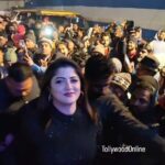 Srabanti Chatterjee Instagram – জনস্রোতে ভেসে নতুন বছর শুরু শ্রাবন্তীর ❤️
#HappyNewYear2024 @srabanti.smile