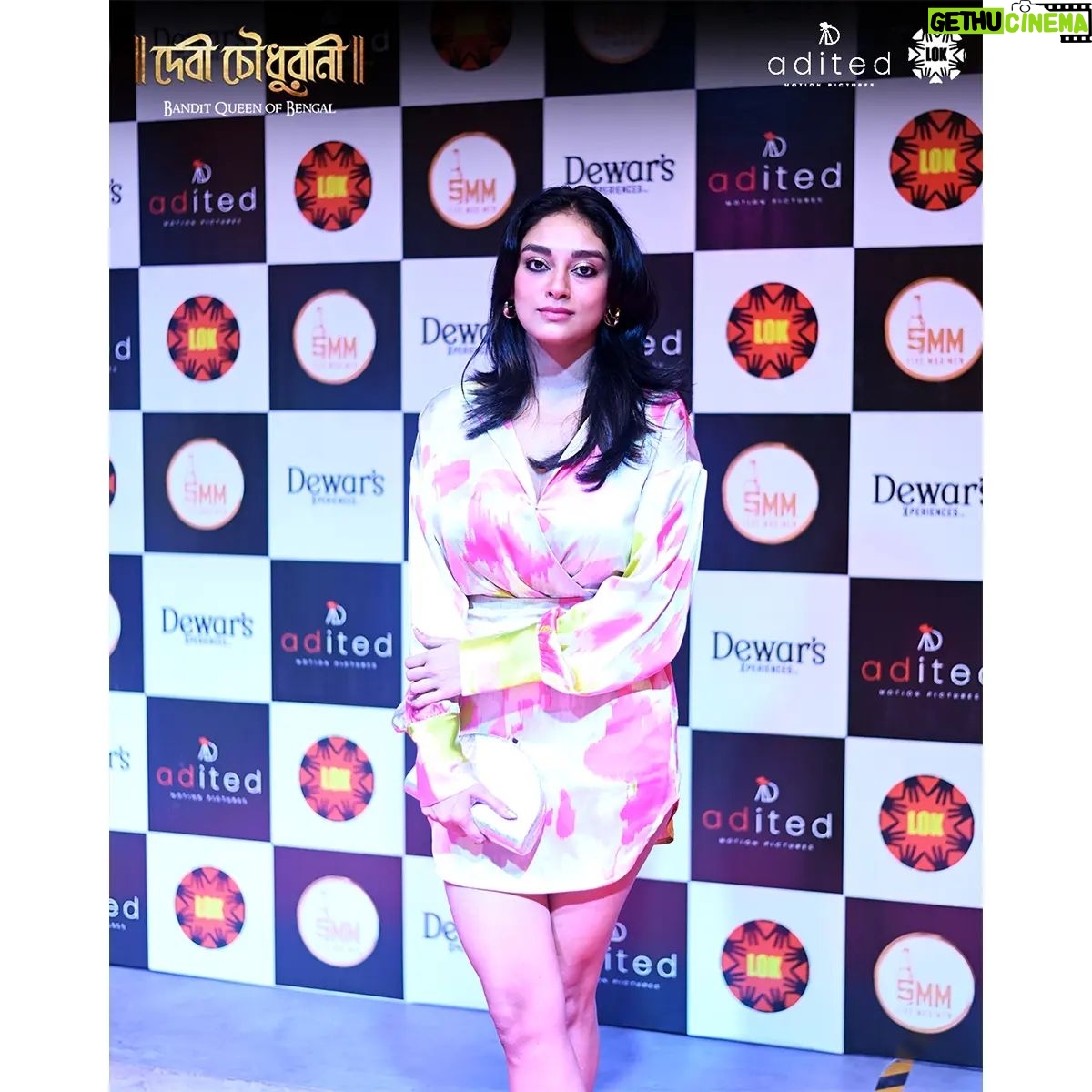Srabanti Chatterjee Instagram - The wrap party of "Devi Chowdhurani" at Five Mad Men was a night to remember. See you in cinemas. . . . . #JaiBhairavi #DeviChowdhurani #banditqueenofbengal #aditedmotionpictures @subhrajitmitra @prosenstar @apu.aparna @aniruddha.dasgupta.92 @soumyajit_majumdar_collabs @srabanti.smile @arjunchakrabarty #SabyasachiChakraborty @priyadarshinigroy @bickramghoshofficial @darshanabanik @bibriti @kinjalnanda_official @alexx_onell @lopon.magical @koyelpupe @raazdipsorcar @fivemadmen @lokcollectivestories