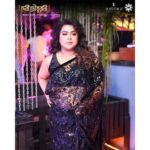 Srabanti Chatterjee Instagram - The wrap party of "Devi Chowdhurani" at Five Mad Men was a night to remember. See you in cinemas. . . . . #JaiBhairavi #DeviChowdhurani #banditqueenofbengal #aditedmotionpictures @subhrajitmitra @prosenstar @apu.aparna @aniruddha.dasgupta.92 @soumyajit_majumdar_collabs @srabanti.smile @arjunchakrabarty #SabyasachiChakraborty @priyadarshinigroy @bickramghoshofficial @darshanabanik @bibriti @kinjalnanda_official @alexx_onell @lopon.magical @koyelpupe @raazdipsorcar @fivemadmen @lokcollectivestories