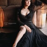 Srabanti Chatterjee Instagram - @srabanti.smile 🖤 @adiitiboseofficial27 @kiara_sen111 @brushofpritam @mainak1111_makeup_artist @surjaphotography Camera Canon eos R5 Lens Canon RF 70-200. 2.8 @canonindia_official #VibeWithCanon ##CANwithCanon