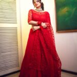 Srabanti Chatterjee Instagram – @srabanti.smile 
Styled by @rudra_saha_official 
Photo @soumya_singha_photography 
Makeup @brushofpritam 
Hair @abinashbhowmick_official 
Blouse and dupatta @goindrilaofficial 
Jewellery @xenejewellers 
Styling assistant @subir.love 
#srabanti #rudrasaha #redlehenga #tollywood