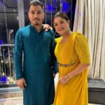 Srabanti Chatterjee Instagram - ভাইয়ের কপালে দিলাম ফোঁটা  যম দুয়ারে পড়ল কাঁটা  যমুনা দেয় যমরে ফোঁটা  আমি দিই আমার ভাইকে ফোঁটা।