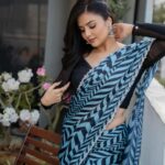 Sreemukhi Instagram - ✨✨✨ Styling @greeshma_krishna.k Outfit @pattusareewholesale Jewellery @yuvi_collections PC @manoj_gangula Makeup @nookesh.malla Hair @mahesh_ravulapalli #sreemukhi