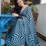 Sreemukhi Instagram - ✨✨✨ Styling @greeshma_krishna.k Outfit @pattusareewholesale Jewellery @yuvi_collections PC @manoj_gangula Makeup @nookesh.malla Hair @mahesh_ravulapalli #sreemukhi