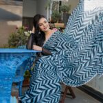 Sreemukhi Instagram - ✨✨✨ Styling @greeshma_krishna.k Outfit @pattusareewholesale Jewellery @yuvi_collections PC @manoj_gangula Makeup @nookesh.malla Hair @mahesh_ravulapalli #sreemukhi