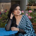 Sreemukhi Instagram - ✨✨✨ Styling @greeshma_krishna.k Outfit @pattusareewholesale Jewellery @yuvi_collections PC @manoj_gangula Makeup @nookesh.malla Hair @mahesh_ravulapalli #sreemukhi