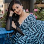 Sreemukhi Instagram - ✨✨✨ Styling @greeshma_krishna.k Outfit @pattusareewholesale Jewellery @yuvi_collections PC @manoj_gangula Makeup @nookesh.malla Hair @mahesh_ravulapalli #sreemukhi