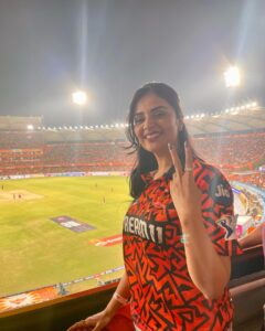 Sreemukhi Instagram - What a match! What an experience! 🧡✨🧿 #sunrisershyderabad