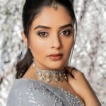 Sreemukhi Instagram - ✨✨✨ Outfit @chandamama_designerstudio Styling @greeshma_krishna.k Jewellery @yuvi_collections PC @manoj_gangula Makeup @nookesh.malla Hair @mahesh_ravulapalli #sreemukhi