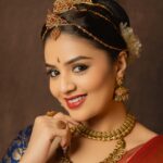 Sreemukhi Instagram – Neethone Dance 2.0 ✨

Outfit @chandamama_designerstudio 
Styling @greeshma_krishna.k 
Jewellery @goyazsilverjewellery 
PC @manoj_gangula 
Makeup @nookesh.malla 
Hair @mahesh_ravulapalli 

#sreemukhi #neethonedance2 #starmaa #endemol