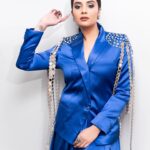 Sreemukhi Instagram - 💙✨ Styling @greeshma_krishna.k Outfit @sri_srustika_clothing Jewellery @karnikajewelshyd PC @manoj_gangula Makeup @nookesh.malla Hair @mahesh_ravulapalli #sreemukhi