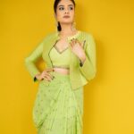 Sreemukhi Instagram - Neethone Dance 2.0 ✨💚 On @starmaa @endemolshineind ✨ Outfit @chandamama_designerstudio Styling @greeshma_krishna.k Earrings @fashioncurvee PC @manoj_gangula Makeup @nookesh.malla Hair @mahesh_ravulapalli #sreemukhi #neethonedance #starmaa #endemolshine