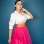 Sreemukhi Instagram - Neethone Dance ✨💕 Tonight on @starmaa @endemolshineind ✨ Outfit @chandamama_designerstudio Styling @greeshma_krishna.k Earrings @fashioncurvee Rings @thetrinkaholic PC @manoj_gangula Make up @nookesh.malla Hair @mahesh_ravulapalli #sreemukhi #neethonedance #starmaa #endemolshine