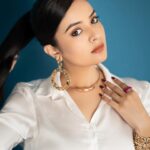 Sreemukhi Instagram - Neethone Dance ✨💕 Tonight on @starmaa @endemolshineind ✨ Outfit @chandamama_designerstudio Styling @greeshma_krishna.k Earrings @fashioncurvee Rings @thetrinkaholic PC @manoj_gangula Make up @nookesh.malla Hair @mahesh_ravulapalli #sreemukhi #neethonedance #starmaa #endemolshine