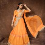 Sreemukhi Instagram - శ్రీ క్రోధి నామ సంవత్సర ఉగాది శుభాకాంక్షలు ✨🧡 మా ఇంటి పండగ on @starmaa @play_media_creations ✨ Watch now 🧡✨ Styling @greeshma_krishna.k Outfit @kushalethnix Jewellery @karnikajewelshyd PC @manoj_gangula Makeup @nookesh.malla Hair @mahesh_ravulapalli #Happyugadi #sreemukhi #starmaa