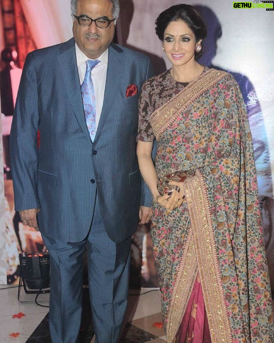 Sridevi Instagram - Beautiful sari made by sabyasachi and jewellery by my favourite Sunita kapoor❤️
