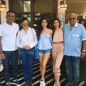 Sridevi Instagram - Family lunch joined by my favourite @raviudyawar 😊