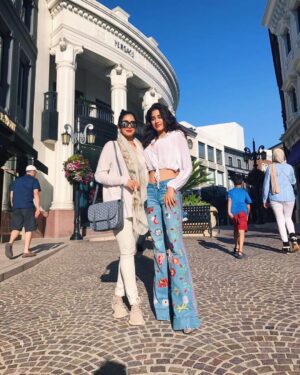 Sridevi Instagram - LA with my baby 💕🏡