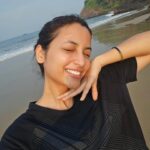 Srinidhi Ramesh Shetty Instagram - I was asked not to put up these pictures because I look groggy n unfresh as I had just woken up n headed to the beach without even freshening up coz I didn't want to miss the morning sun n quiet beach 🫠 But who cares, brushing teeth can wait, morning tides won't 🤭 Hope u all are having a lovely week ✨️ n if not, try to make it lovelyyyy🤍