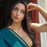 Srinidhi Ramesh Shetty Instagram - Can midweek blues be chased by some green 😋🤭 And yes, don't forget to catch the glimmer whenever u see one ✨️