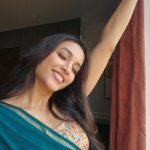 Srinidhi Ramesh Shetty Instagram - Can midweek blues be chased by some green 😋🤭 And yes, don't forget to catch the glimmer whenever u see one ✨️