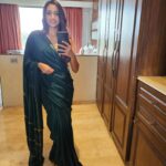 Srinidhi Ramesh Shetty Instagram - Can midweek blues be chased by some green 😋🤭 And yes, don't forget to catch the glimmer whenever u see one ✨️