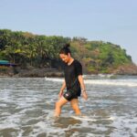 Srinidhi Ramesh Shetty Instagram - I was asked not to put up these pictures because I look groggy n unfresh as I had just woken up n headed to the beach without even freshening up coz I didn't want to miss the morning sun n quiet beach 🫠 But who cares, brushing teeth can wait, morning tides won't 🤭 Hope u all are having a lovely week ✨️ n if not, try to make it lovelyyyy🤍