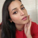 Srinidhi Ramesh Shetty Instagram - The red feels n all the extra love guys🌹 for not being very active here 🙈🫣 . . Oh and the last 3 slides are clearly me obsessing over my tiny little winged liner, which happened to be my first attempt ever & not bad, huh (little joys🙈) Okieee, I hope you all are smiling😇 n wishing you all a joyful weekend ahead✨️ much love 🫶🏻
