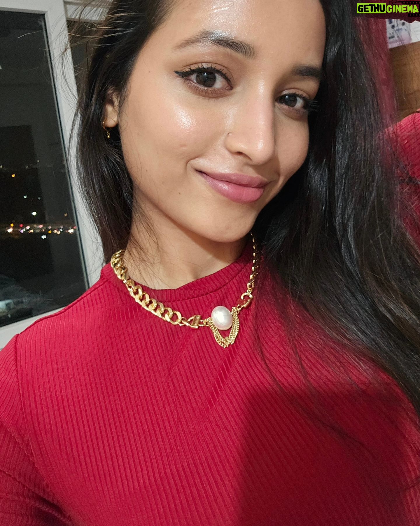 Srinidhi Ramesh Shetty Instagram - The red feels n all the extra love guys🌹 for not being very active here 🙈🫣 . . Oh and the last 3 slides are clearly me obsessing over my tiny little winged liner, which happened to be my first attempt ever & not bad, huh (little joys🙈) Okieee, I hope you all are smiling😇 n wishing you all a joyful weekend ahead✨️ much love 🫶🏻