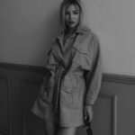 Stéphanie Clerbois Instagram - J’aime trop ce look et ces photos en noir et blanc, qu’est ce que vous en pensez ? 🖤