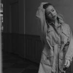 Stéphanie Clerbois Instagram - J’aime trop ce look et ces photos en noir et blanc, qu’est ce que vous en pensez ? 🖤