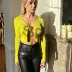 Stéphanie Clerbois Instagram - 🥳🥳🥳LIVE SPEANA🥳🥳🥳 Hello vous!☀️ Je vous donne rendez-vous ce lundi 20/02 à 20h pour un live spécial « prix rond » sur notre collection hiver et vous montrer en exclusivité quelques pièces de la nouvelle collection !!🤍 J’ai hâte de vous montrer toutes ces pépites!🦋 Le live se passera sur la page Facebook de @speana_studio ! Voici le lien: https://www.facebook.com/profile.php?id=100087490836532 💌 Bon week-end à tous!❤️ Je vous souhaite un bon week-end et à lundi pour discuter shopping ensemble.🥰♥️