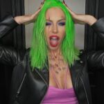 Stéphanie Clerbois Instagram - « JE CROIS QUE TOUT CE QUI NE NOUS TUE PAS NOUS REND SIMPLEMENT PLUS… BIZARRE! »🤪🃏