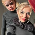 Stéphanie Clerbois Instagram - Nous sommes prêts pour la purge.🤣🤡 La dernière slide c’est cadeau.😂😂 #halloweenmakeup