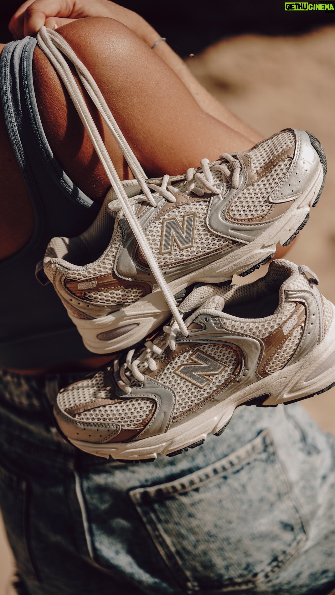 Stéphanie Clerbois Instagram - ⚡️👟 Tente de remporter un bon d’achat de 100€ @chaussures_marbaise !!! 👟⚡️ Pour participer, c’est simple: • suivre @chaussures_marbaise & @speana20 • taguer un max d’amis en commentaire • partager en story ce réel pour augmenter tes chances de gagner!!!! Résultat dimanche 29 octobre!!! Bonne chance à tous.🥰🍀🤍