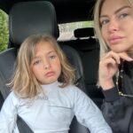 Stéphanie Clerbois Instagram – Mes enfants, ma vie.🤍

J’espère que votre week-end s’est bien passé…
Pour nous, c’était plutôt cool sauf quand il a fallu se lever très tôt le samedi pour aller au foot.😂