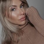 Stéphanie Clerbois Instagram - Vintage mood 🖤